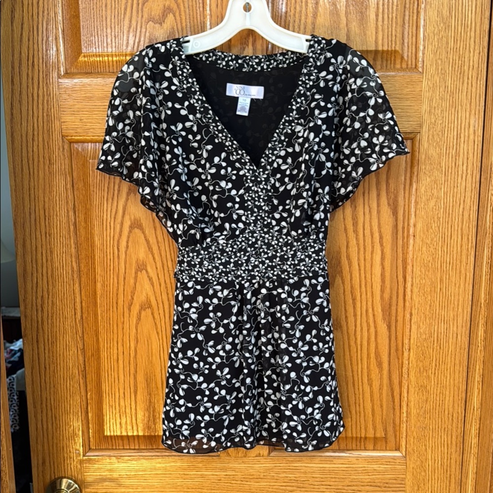 Floral Black and White Women's Top